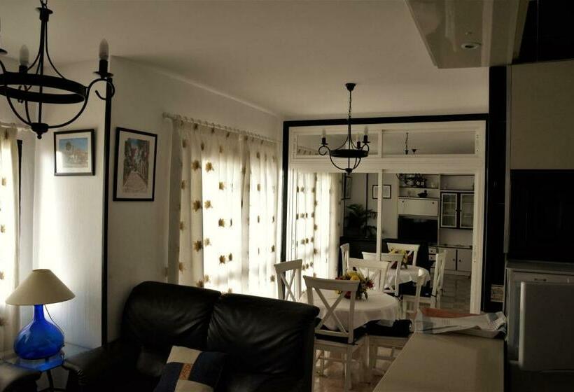 Апартаменты 1 Спальня Боковой Вид на Море, Apartamentos Mediterraneo