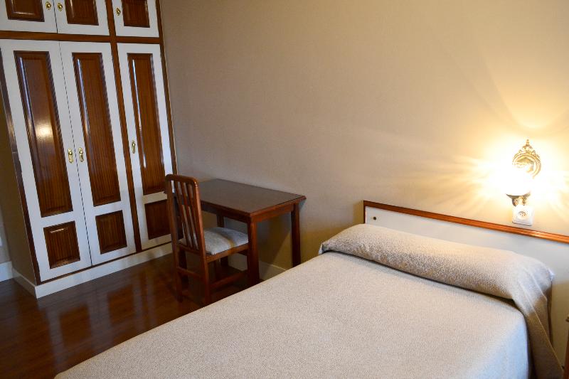 חדר סטנדרט לשלושה, Alda Avenida