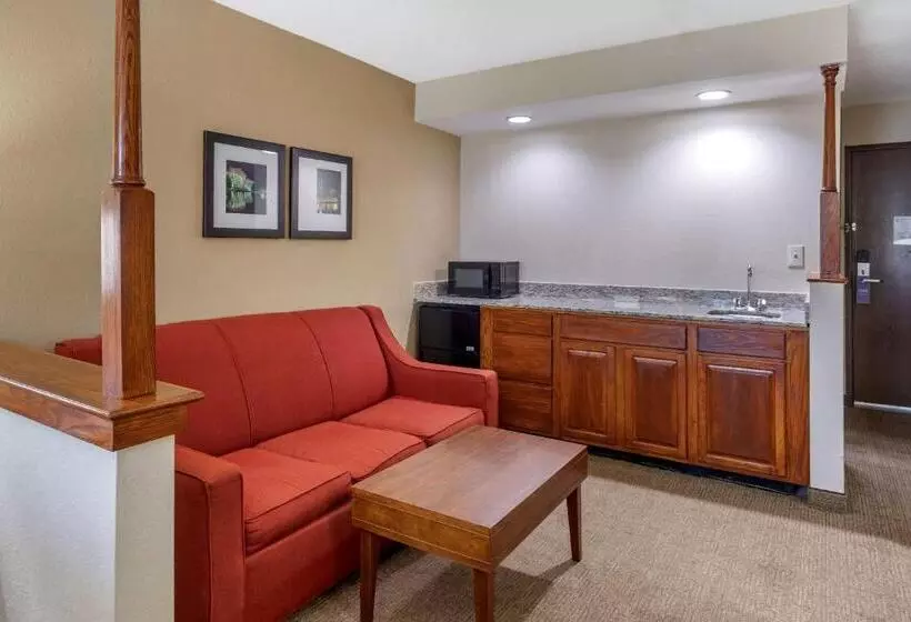 スイート, Comfort Inn Nashville West