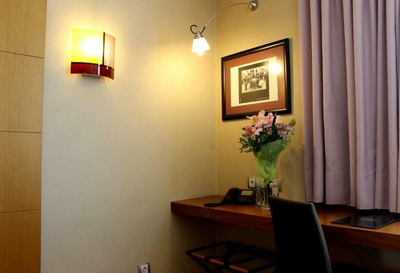 Номер Стандарт, Evenia Rossello