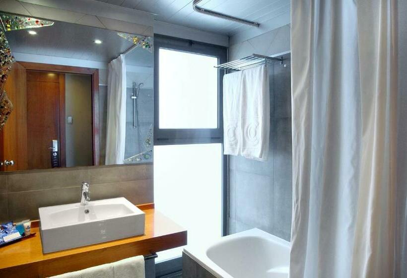 Номер Стандарт, Evenia Rossello