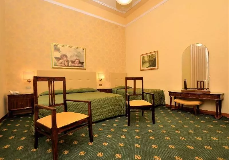 スタンダード４人部屋, Grand Hotel Plaza & Locanda Maggiore
