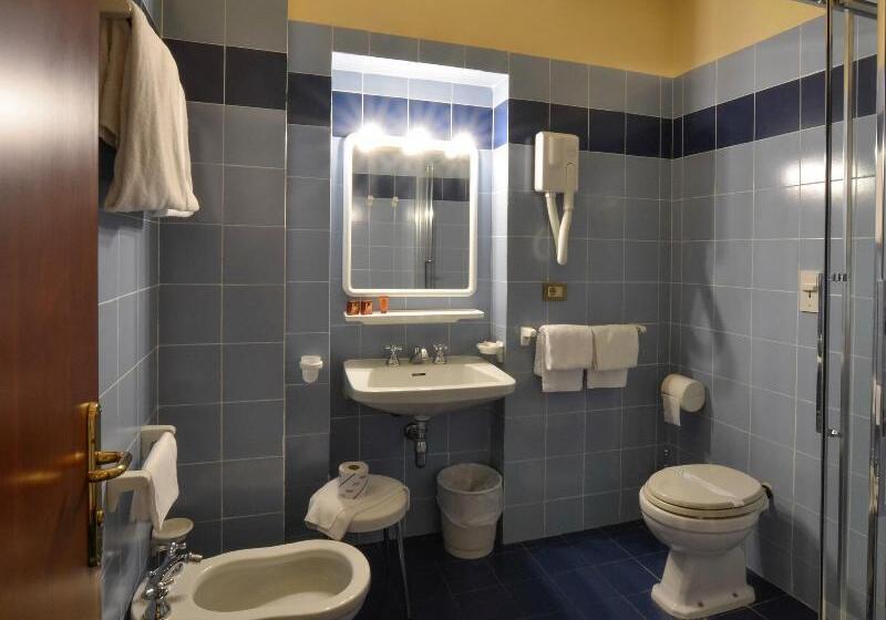 スタンダード4人部屋, Grand Hotel Plaza & Locanda Maggiore