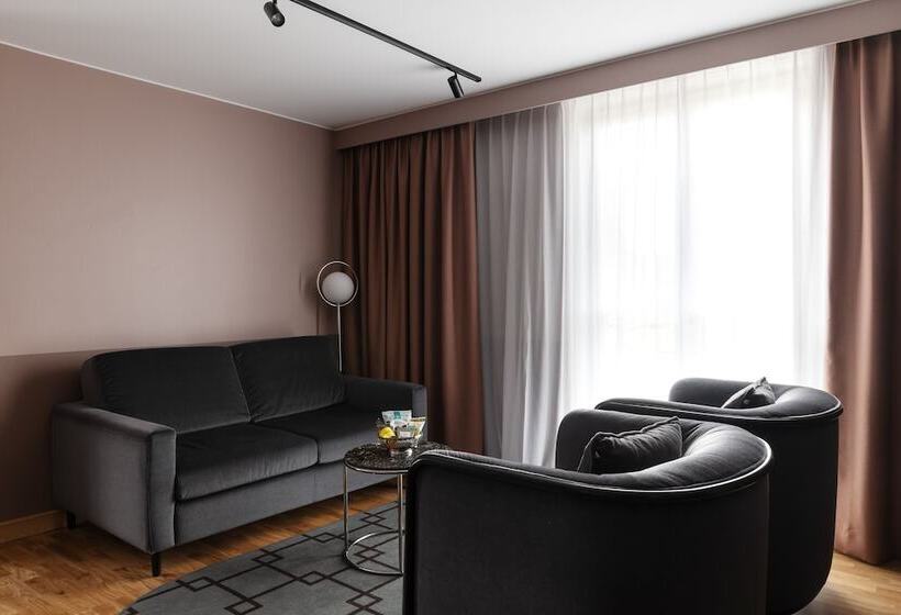 جناح, Hasselbacken