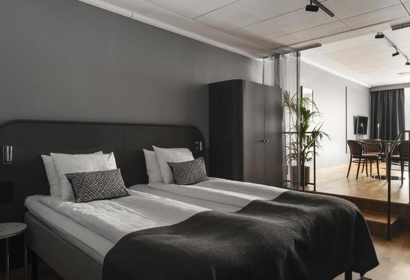 جناح, Hasselbacken