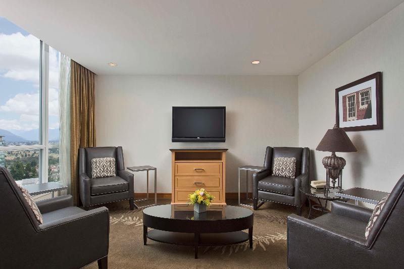 Президентский Люкс, Hilton Vancouver Metrotown