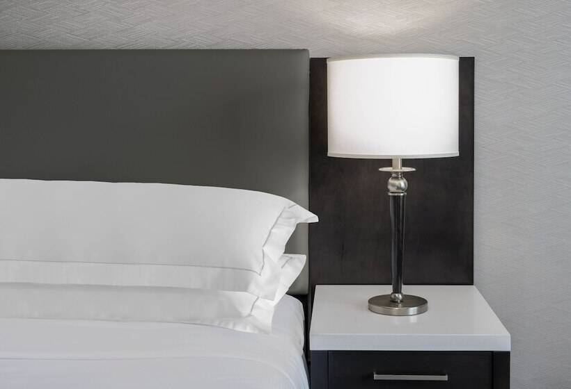 חדר אקזקיוטיב, Hilton Vancouver Metrotown