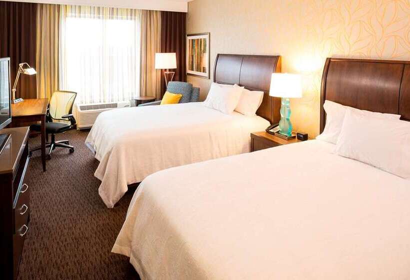 Номер Deluxe, Hilton Vancouver Metrotown