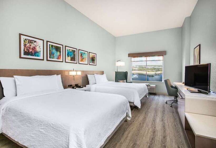 Номер Deluxe, Hilton Vancouver Metrotown