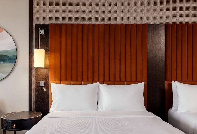 سوییت جونیور, Hilton Vienna Waterfront