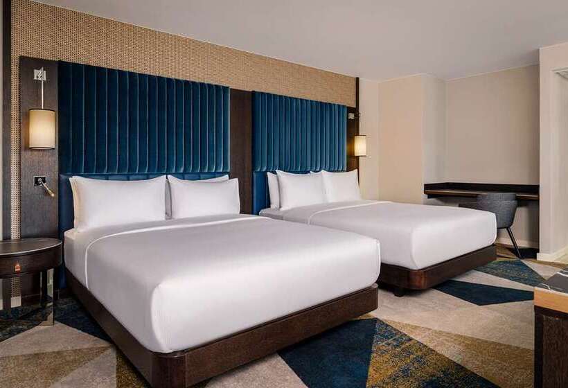 سوییت خانوادگی, Hilton Vienna Waterfront