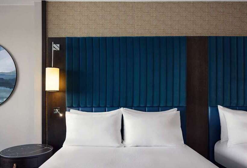 سوییت خانوادگی, Hilton Vienna Waterfront