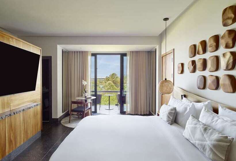 اتاق اجرایی با تخت بزرگ, Hilton Vienna Waterfront