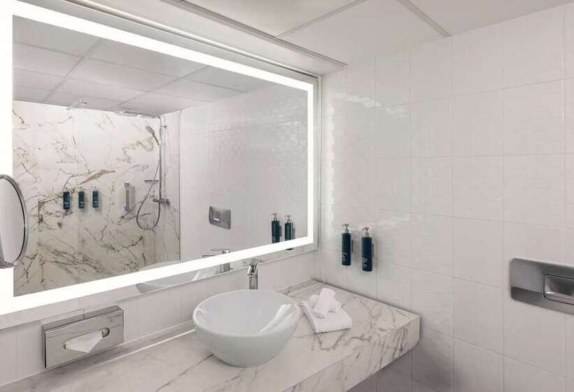 이그제큐티브 룸 킹사이즈 침대, Hilton Vienna Waterfront