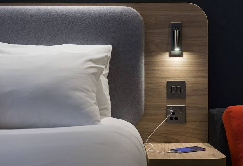 Номер Стандарт, Holiday Inn Express Edinburgh City West, An Ihg