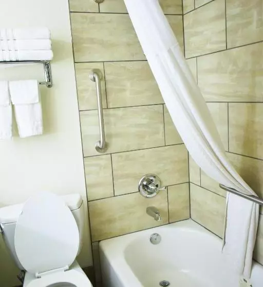 اتاق استاندارد با تخت بزرگ, Knights Inn Page