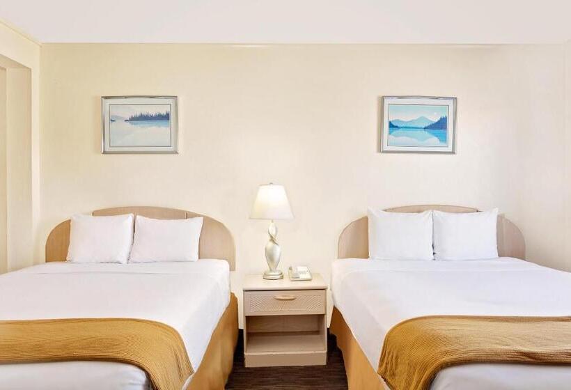 غرفة قياسية, Knights Inn Page