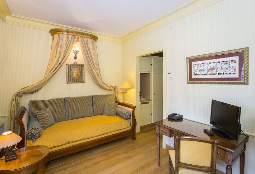 Люкс, Le Manoir Au Lac