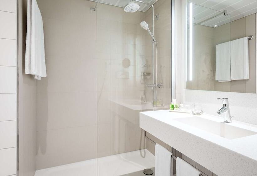 اتاق خانوادگی, NH Berlin Alexanderplatz