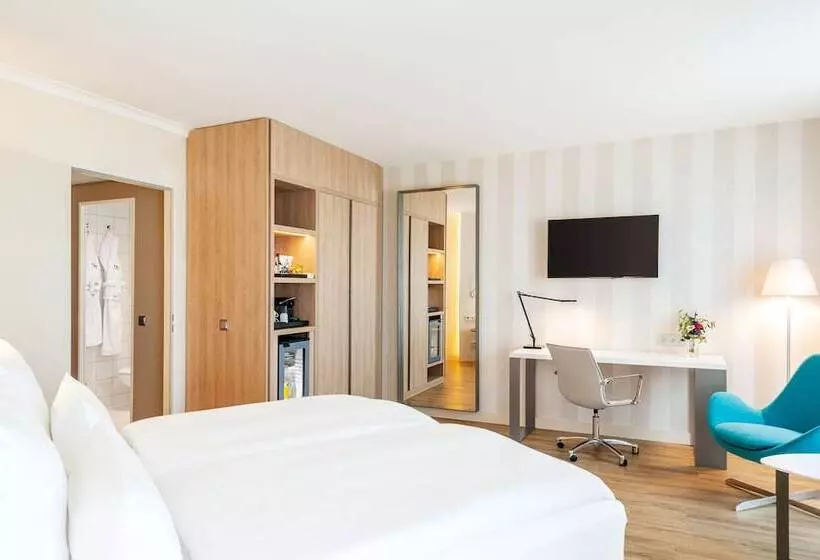 Superior-Zimmer, NH Berlin Alexanderplatz
