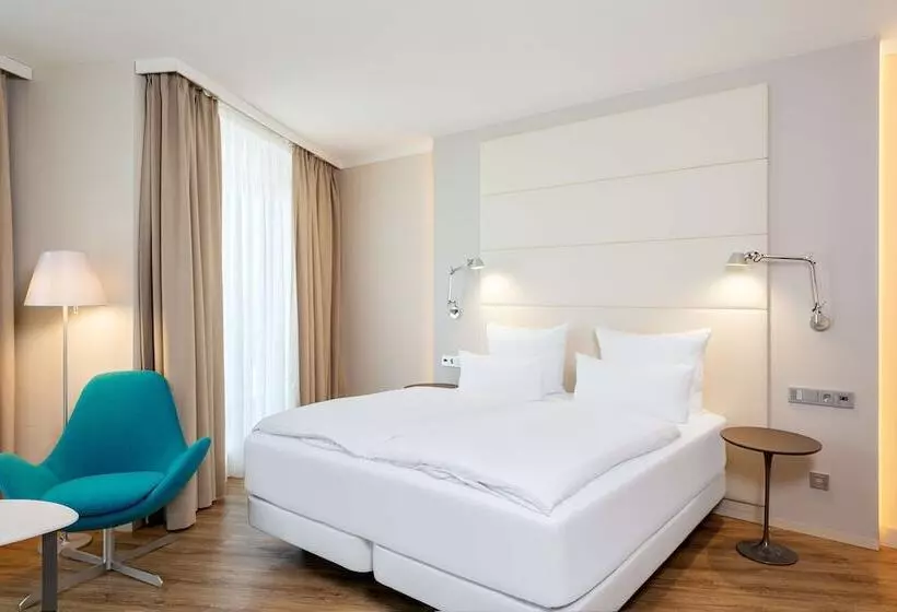 Superior-Zimmer, NH Berlin Alexanderplatz