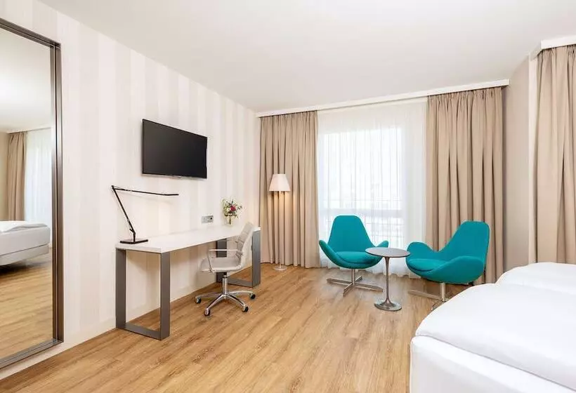 Superior-Zimmer, NH Berlin Alexanderplatz