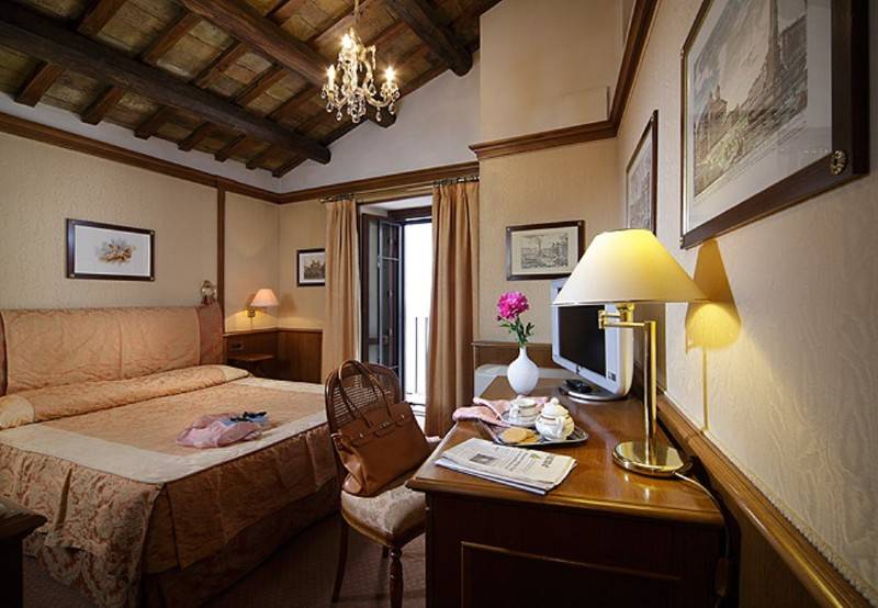 חדר סטנדרט, Pantheon