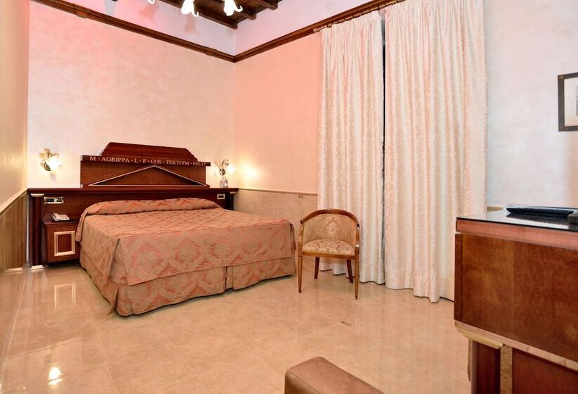 חדר סטנדרט לארבעה, Pantheon