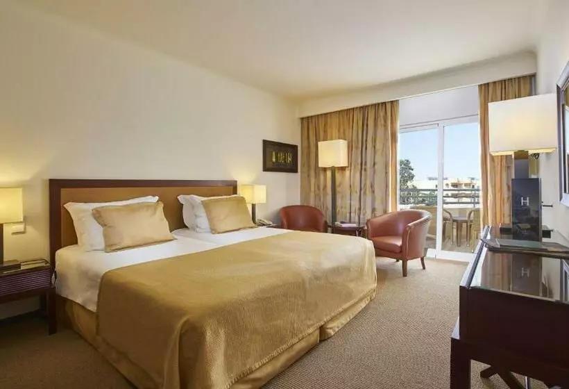 اتاق اساندارد با چشم‌انداز جانبی به دریا, Portobay Falesia