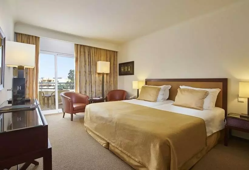 اتاق اساندارد با چشم‌انداز جانبی به دریا, Portobay Falesia