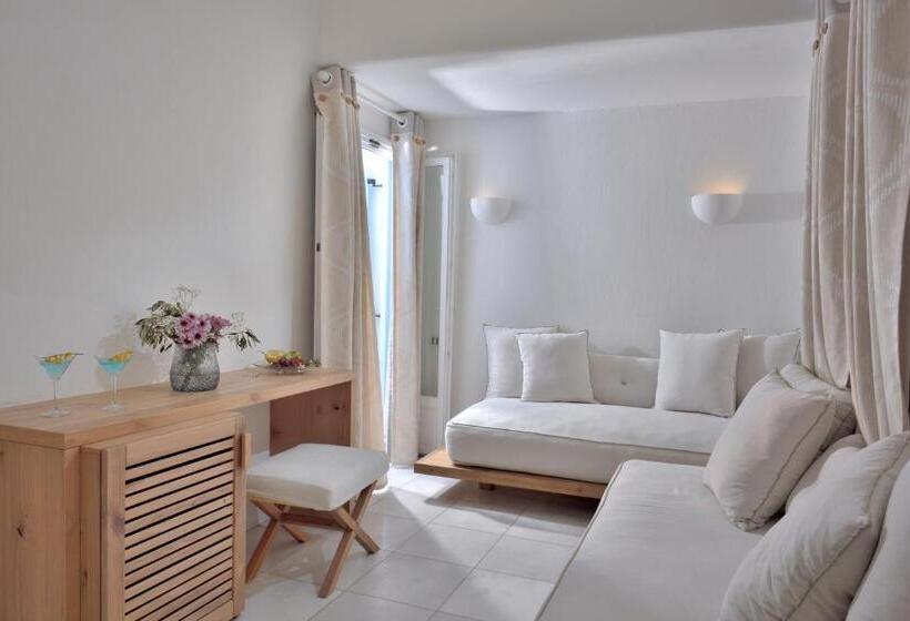 جناح جونيور مطلّ علي البحر, Saint John Hotel Villas & Spa