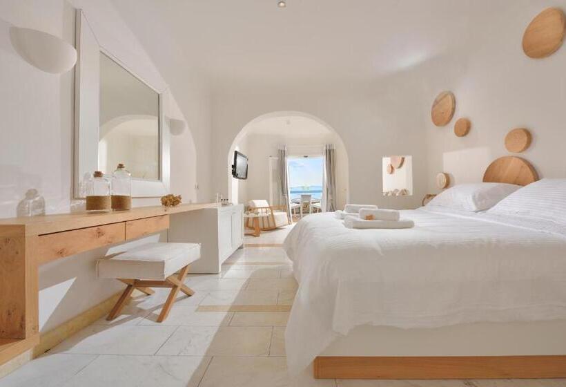 اتاق اساندارد با چشم‌انداز جانبی به دریا, Saint John Hotel Villas & Spa