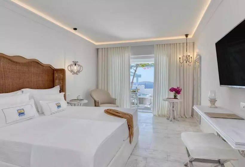 2 Bedrooms Suite Sea View, Saint John Hotel Villas & Spa