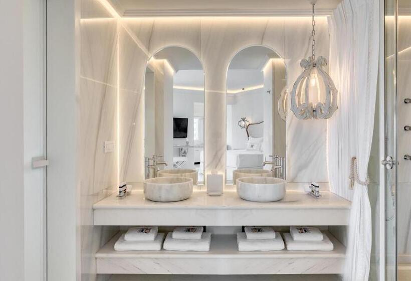 جناح جونيور ذو إطلالة جانبية على البحر, Saint John Hotel Villas & Spa