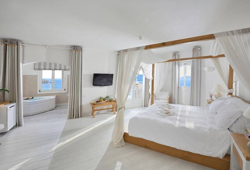 جناح جونيور مطلّ علي البحر, Saint John Hotel Villas & Spa