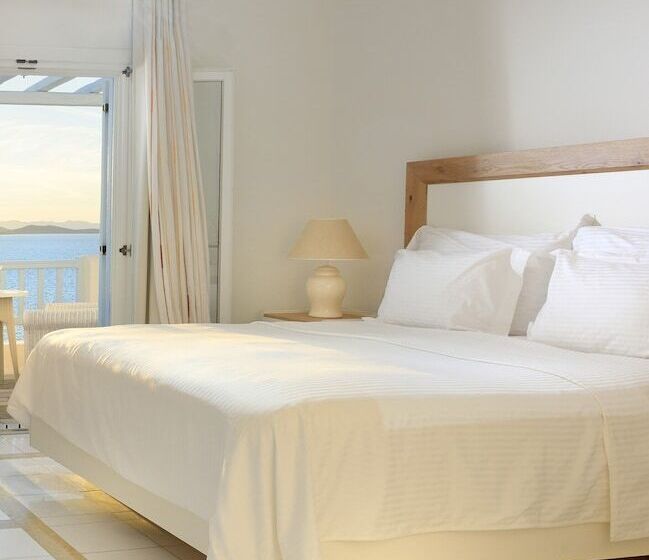 اتاق اساندارد با چشم‌انداز جانبی به دریا, Saint John Hotel Villas & Spa