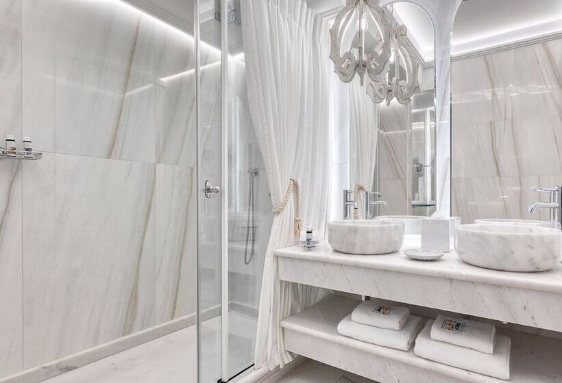 غرفة بريميوم إطلالة جانبية على البحر, Saint John Hotel Villas & Spa