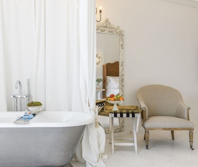 غرفة بريميوم إطلالة جانبية على البحر, Saint John Hotel Villas & Spa