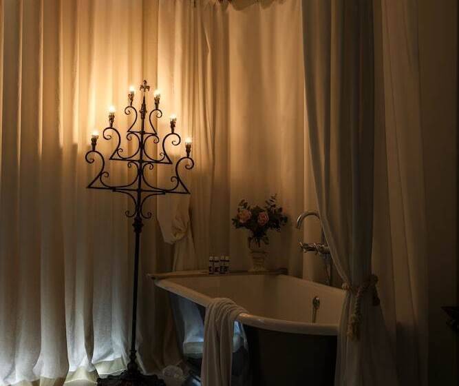 غرفة بريميوم إطلالة جانبية على البحر, Saint John Hotel Villas & Spa