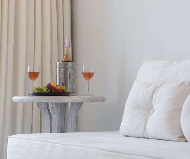 غرفة بريميوم إطلالة جانبية على البحر, Saint John Hotel Villas & Spa