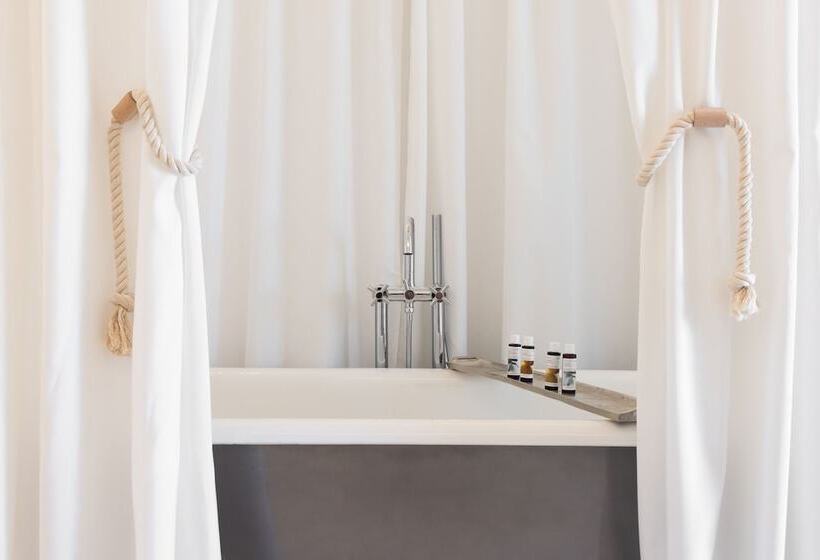 2 Bedrooms Suite Sea View, Saint John Hotel Villas & Spa