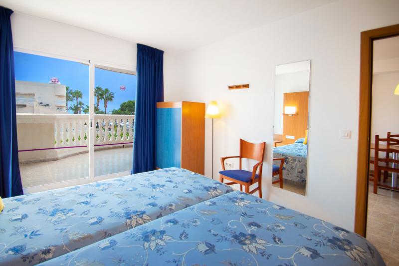 غرفة عائلية, Servigroup Romana