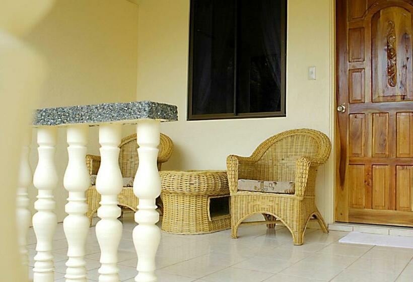 بانگلوی استاندارد با چشمانداز دریا, Easy Diving And Beach Resort