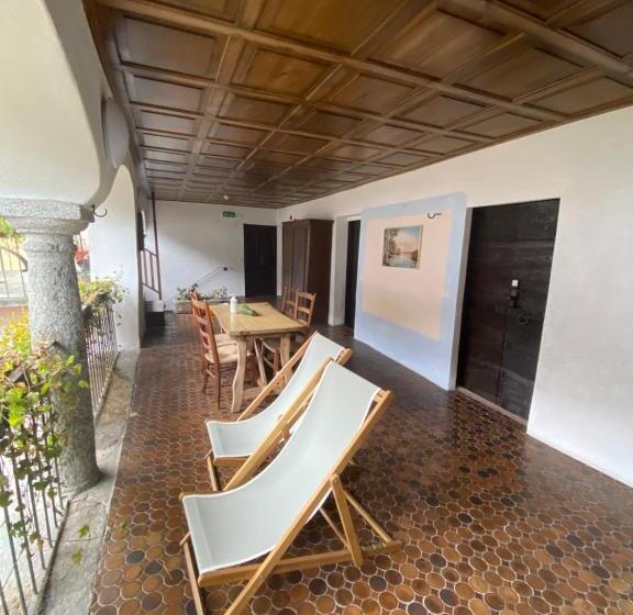 四人标准间, Antico