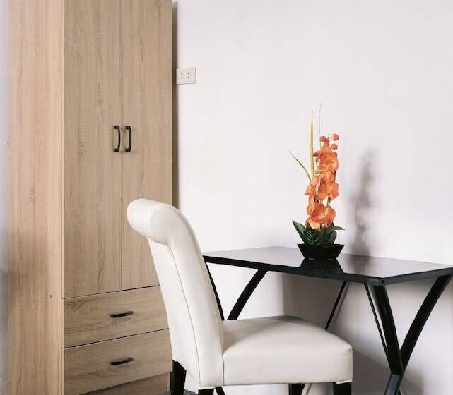 디럭스 룸, Reddoorz Premium At The Grand Peninsula Suites