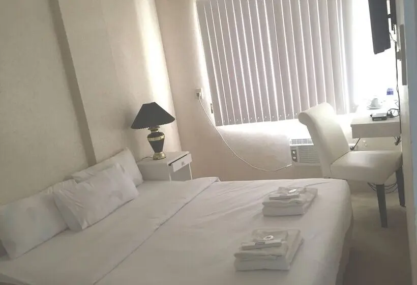 ダブルベッドのエコノミールーム, Reddoorz Premium At The Grand Peninsula Suites