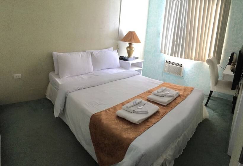 غرفة إقتصادية سرير مزدوج, Reddoorz Premium At The Grand Peninsula Suites