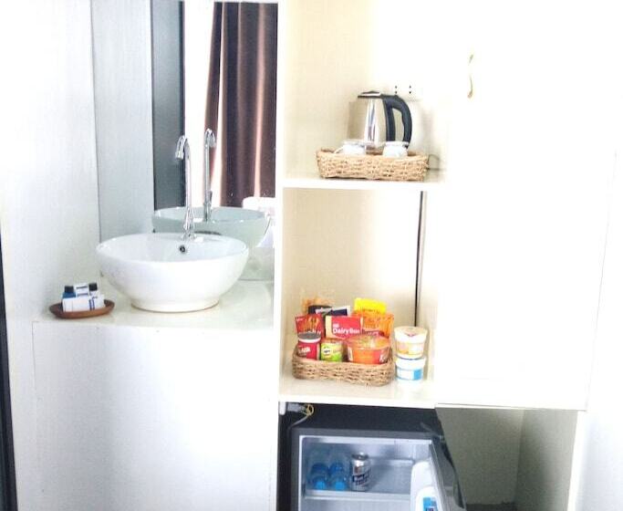 디럭스 룸, Reddoorz Premium At The Grand Peninsula Suites