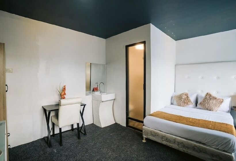 غرفة ديلوكس, Reddoorz Premium At The Grand Peninsula Suites