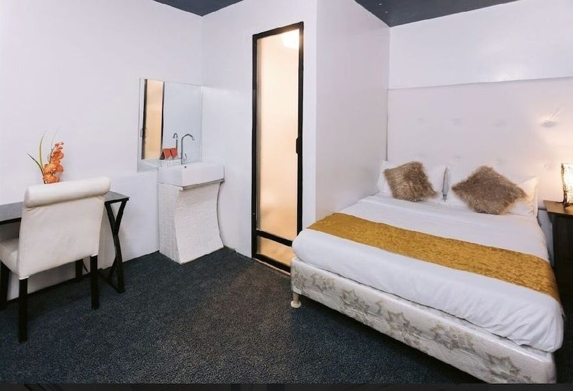 디럭스 룸, Reddoorz Premium At The Grand Peninsula Suites